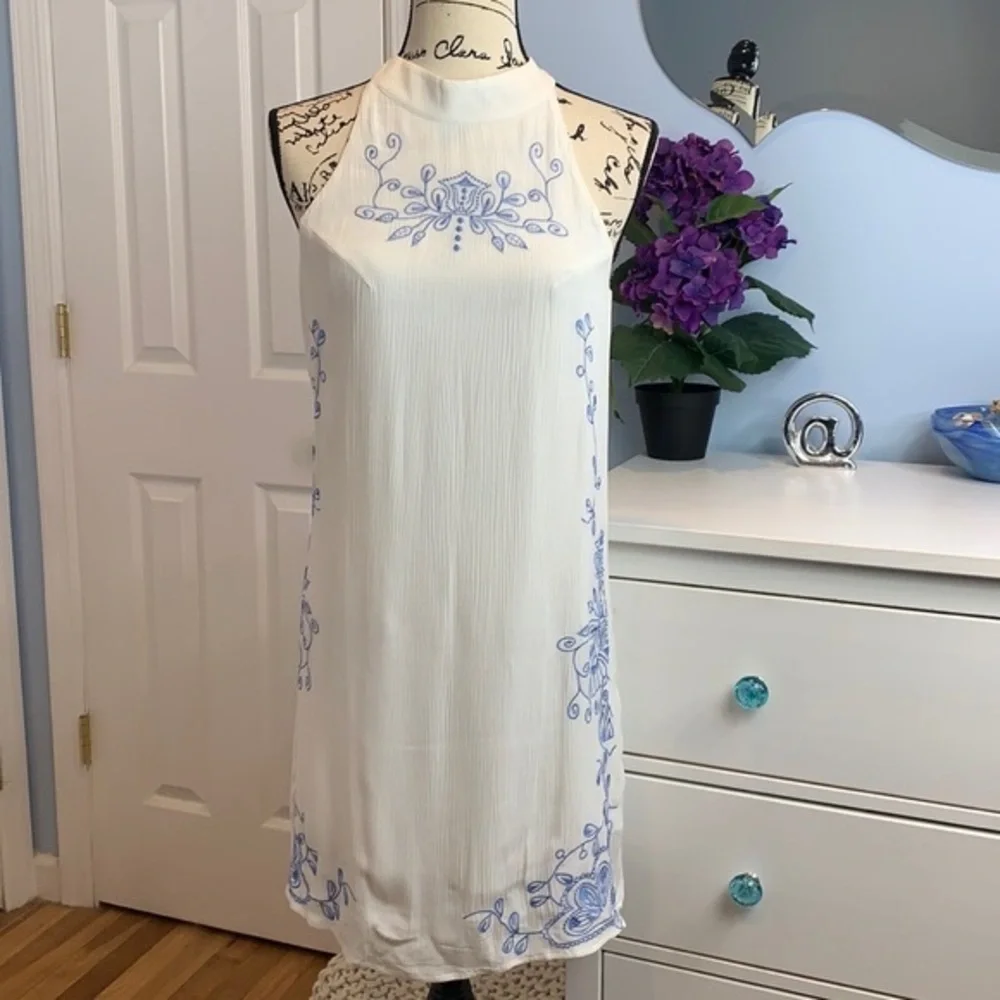 Roberta Embroidered Shift Dress XS - Picture 2 of 6